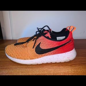 NIKE SZ 8.5M RHOSHIE CUSTOM MADE